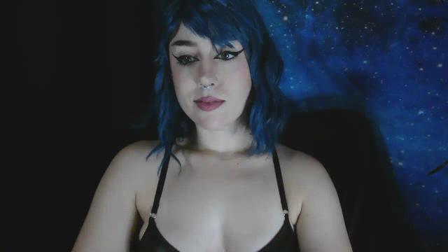 Image 10 of MissVikkiBlue Stream on Streamate on 22 days ago