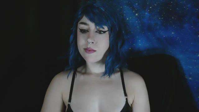 Image 3 of MissVikkiBlue Stream on Streamate on 22 days ago