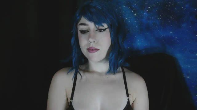 Image 4 of MissVikkiBlue Stream on Streamate on 22 days ago