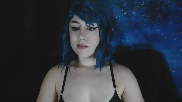 Image 5 of MissVikkiBlue Stream on Streamate on 22 days ago