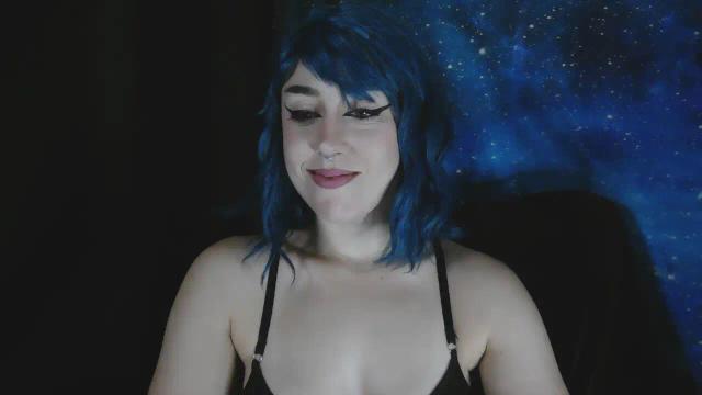 Image 6 of MissVikkiBlue Stream on Streamate on 22 days ago