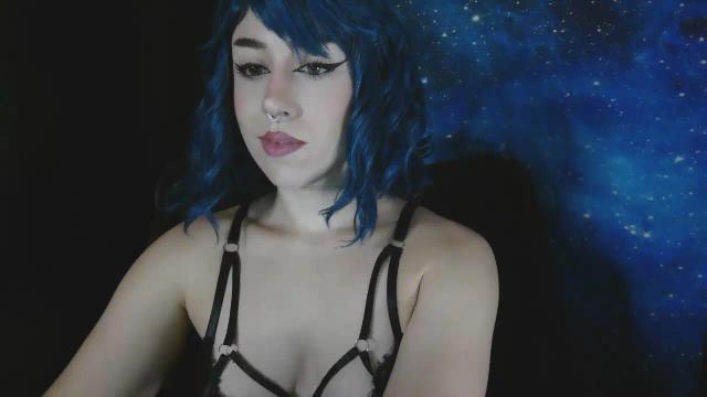 Image 8 of MissVikkiBlue Stream on Streamate on 16 days ago