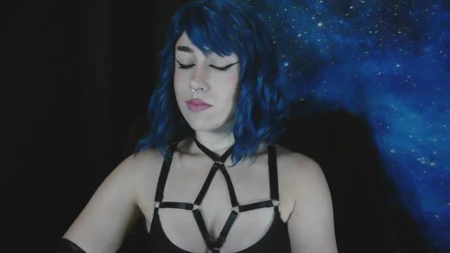 Image 4 of MissVikkiBlue Stream on Streamate on 15 days ago