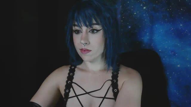 Image 1 of MissVikkiBlue Stream on Streamate on 11 days ago