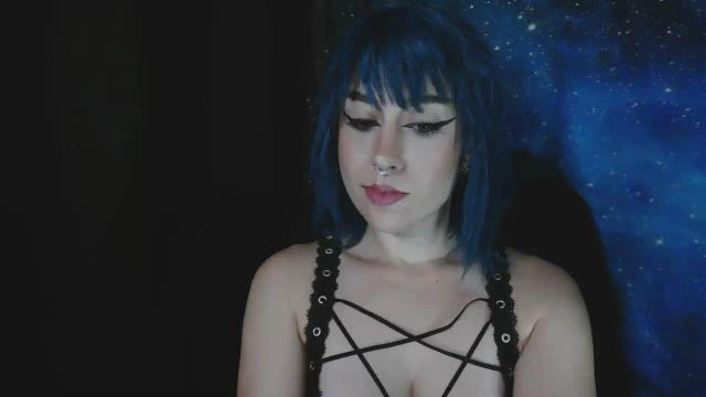 Image 4 of MissVikkiBlue Stream on Streamate on 11 days ago