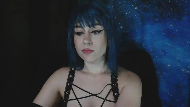 Image 5 of MissVikkiBlue Stream on Streamate on 11 days ago