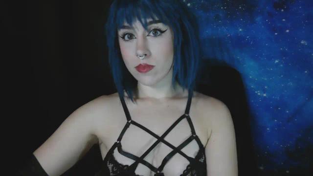 Image 10 of MissVikkiBlue Stream on Streamate on 5 days ago