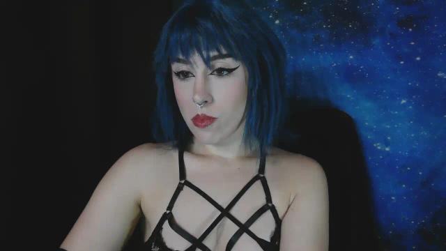 Image 3 of MissVikkiBlue Stream on Streamate on 5 days ago