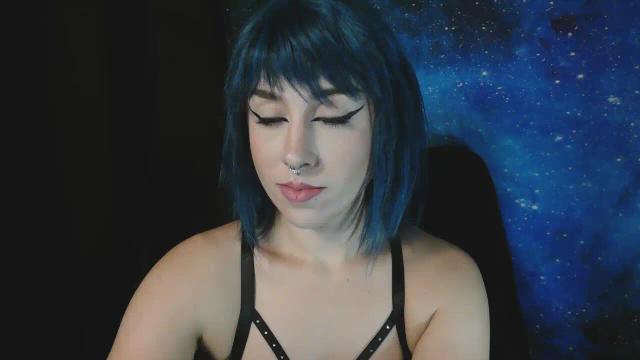 Image 5 of MissVikkiBlue Stream on Streamate on 4 days ago