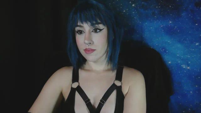 Image 2 of MissVikkiBlue Stream on Streamate on 3 days ago