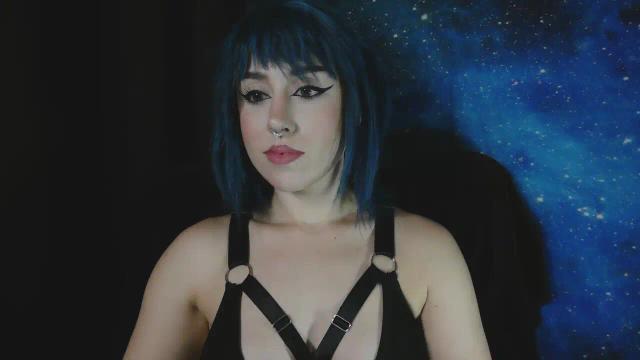 Image 3 of MissVikkiBlue Stream on Streamate on 3 days ago