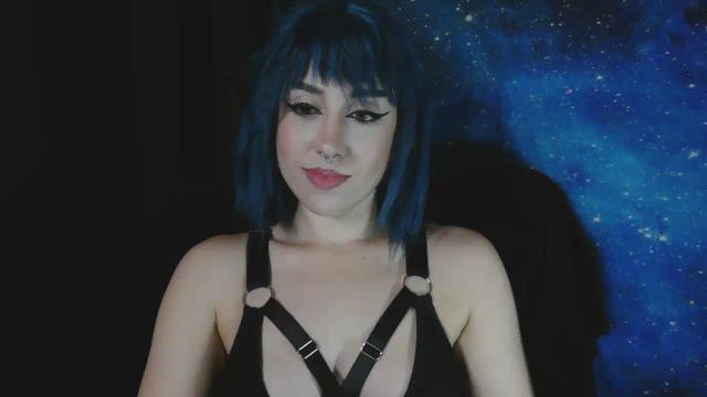 Image 4 of MissVikkiBlue Stream on Streamate on 3 days ago