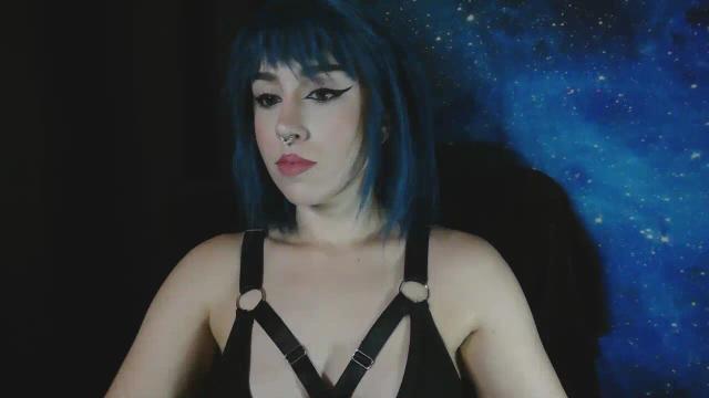 Image 6 of MissVikkiBlue Stream on Streamate on 3 days ago