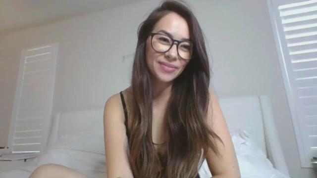 Image 10 of Mixedasiangirl Stream on Streamate on 3 days ago