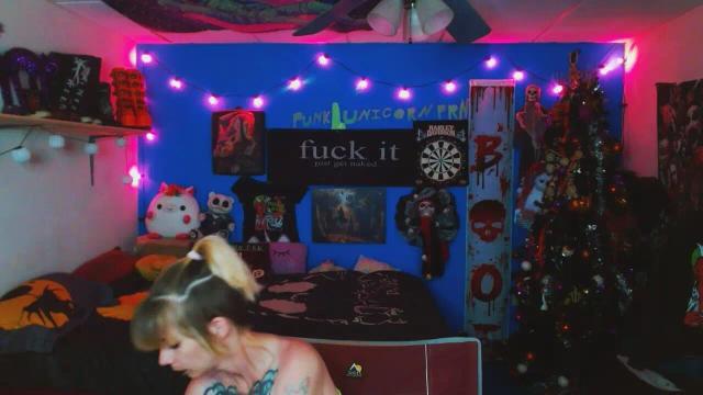 Image 3 of PunkUnicorn Stream on Streamate on 2 months ago