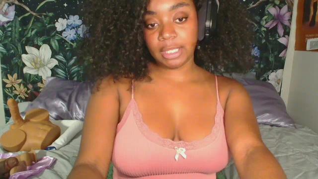 Thumbnail 1, ReneeRobin's Stream at Streamate, 1 month ago