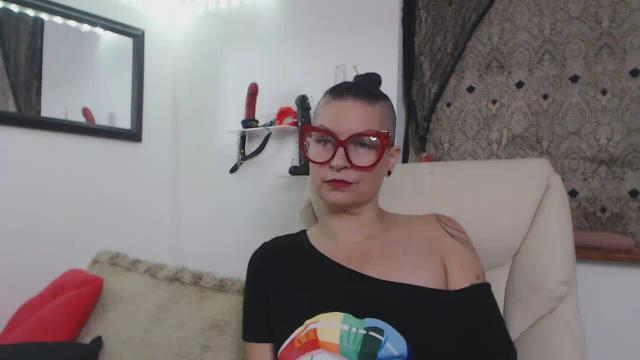 Image 10 of TheeLadyKatrina Stream on Streamate on 11 days ago