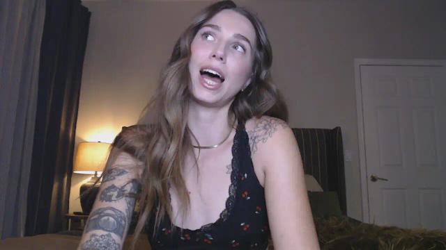 Image 10 of VibeWithMiaXX Stream on Streamate on 1 day ago