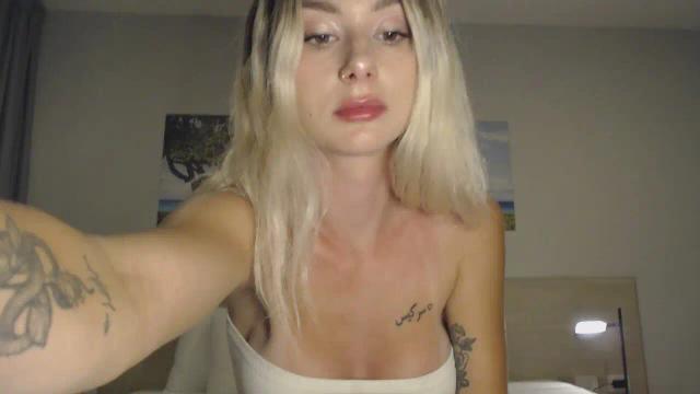 Image 4 of Youngsweetaria Stream on Streamate on 8 months ago