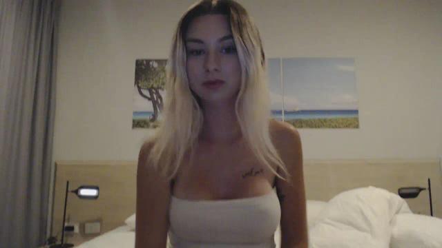 Image 1 of Youngsweetaria Stream on Streamate on 8 months ago