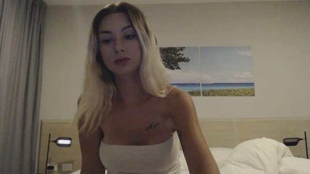 Image 2 of Youngsweetaria Stream on Streamate on 8 months ago