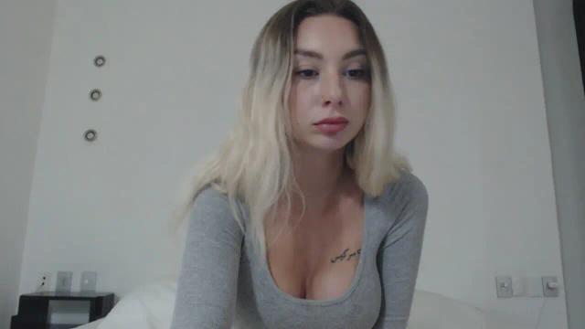 Image 6 of Youngsweetaria Stream on Streamate on 7 months ago