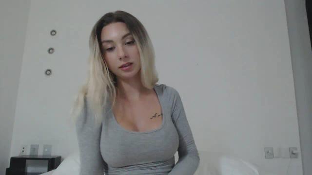 Image 7 of Youngsweetaria Stream on Streamate on 7 months ago