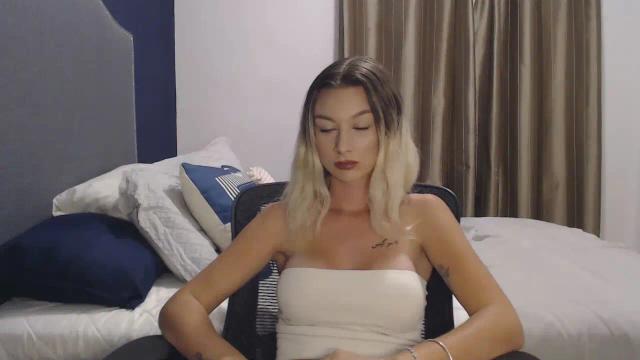 Image 10 of Youngsweetaria Stream on Streamate on 7 months ago