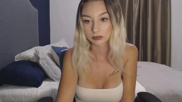 Image 2 of Youngsweetaria Stream on Streamate on 7 months ago