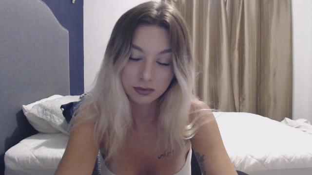 Image 3 of Youngsweetaria Stream on Streamate on 7 months ago