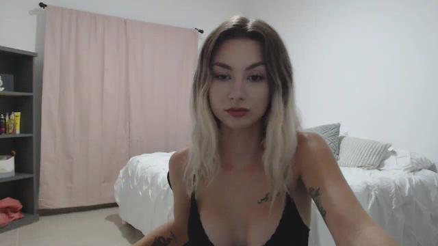 Image 11 of Youngsweetaria Stream on Streamate on 5 months ago