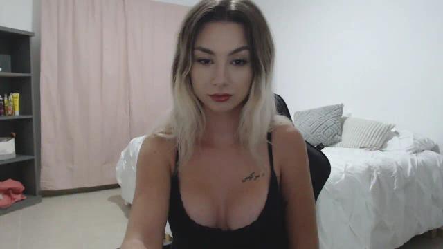 Image 2 of Youngsweetaria Stream on Streamate on 5 months ago