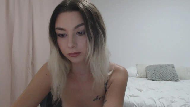 Image 2 of Youngsweetaria Stream on Streamate on 4 months ago