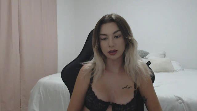 Image 12 of Youngsweetaria Stream on Streamate on 4 months ago