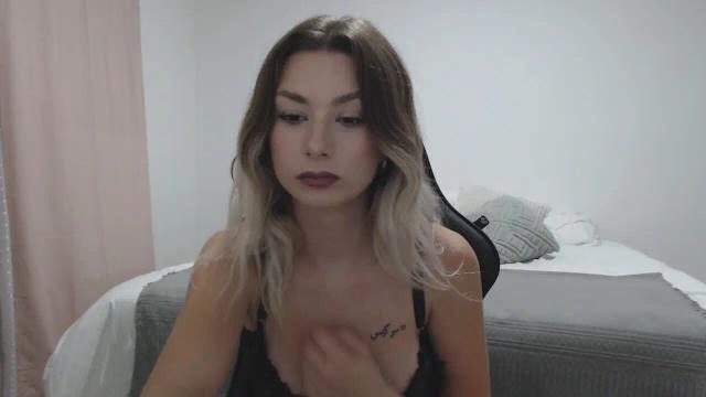 Image 7 of Youngsweetaria Stream on Streamate on 3 months ago