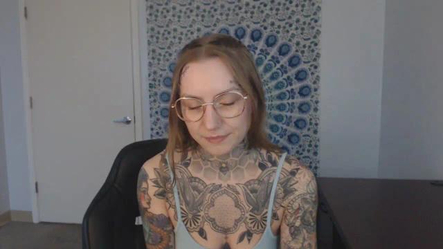 Image 10 of lovelylavender88 Stream on Streamate on 24 days ago