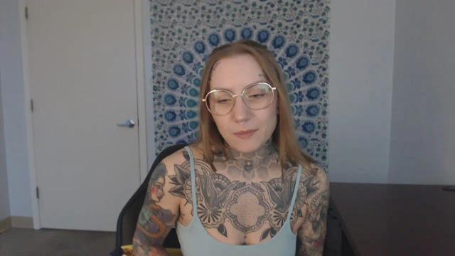 Image 3 of lovelylavender88 Stream on Streamate on 24 days ago