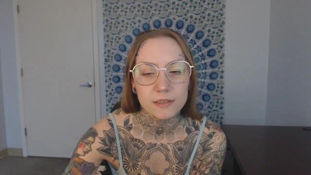 Image 4 of lovelylavender88 Stream on Streamate on 24 days ago