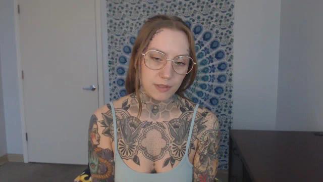 Image 7 of lovelylavender88 Stream on Streamate on 24 days ago