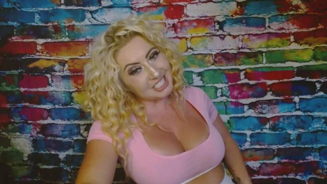 Image 6 of mandy18lane Stream on Streamate on 2 months ago