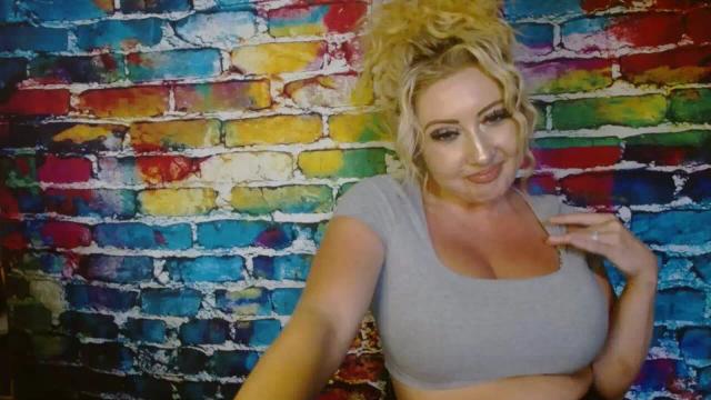 Image 5 of mandy18lane Stream on Streamate on 2 months ago