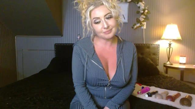 Image 1 of mandy18lane Stream on Streamate on 1 month ago